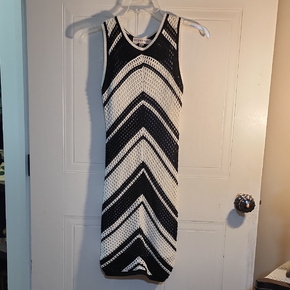Black and White Chevron Knit Midi Dress - Picture 1 of 8